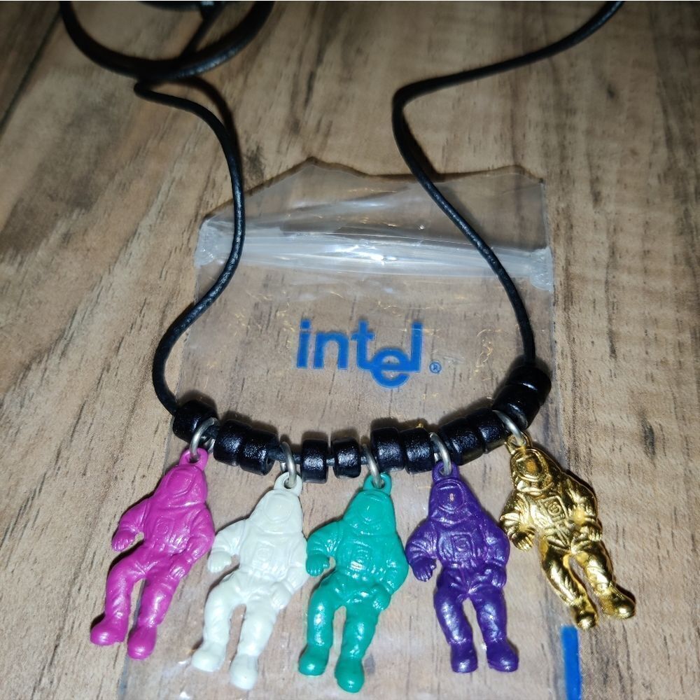 Intel Spaceman Necklace Charms Set Of 5 Multicolor Spacemen - Picture 2 of 7